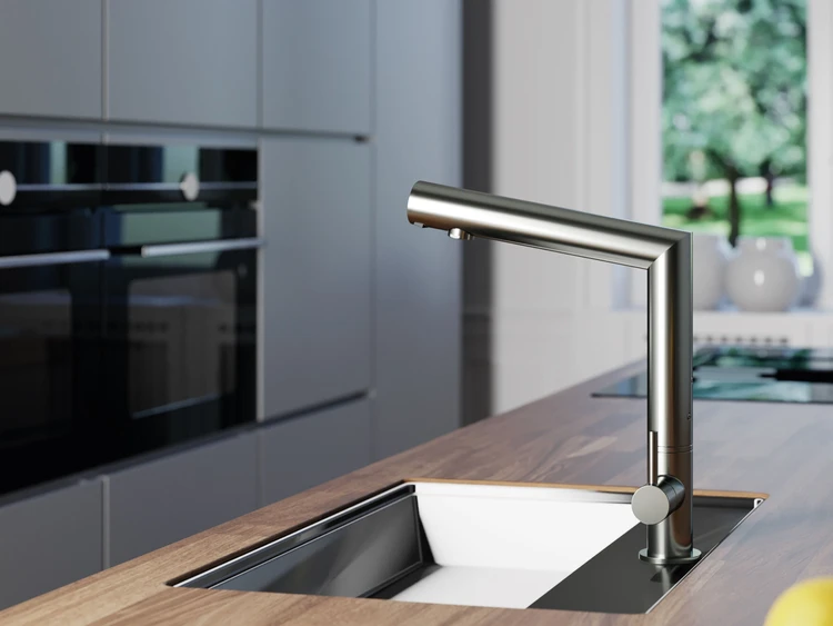 immagine apertura rubinetti elettronici cucina